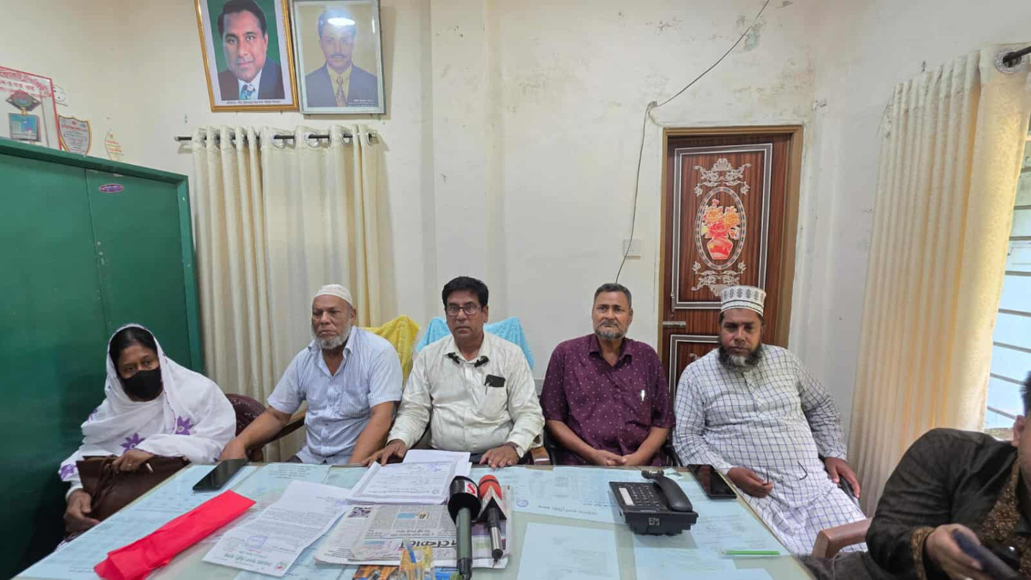 কম্পিউটার সনদ সঠিক রয়েছে দাবী করলেন ভেড়ামারা আর্দশ ডিগ্রী কলেজের ভারপ্রাপ্ত অধ্যক্ষ শামসুজ্জোহা রঞ্জু