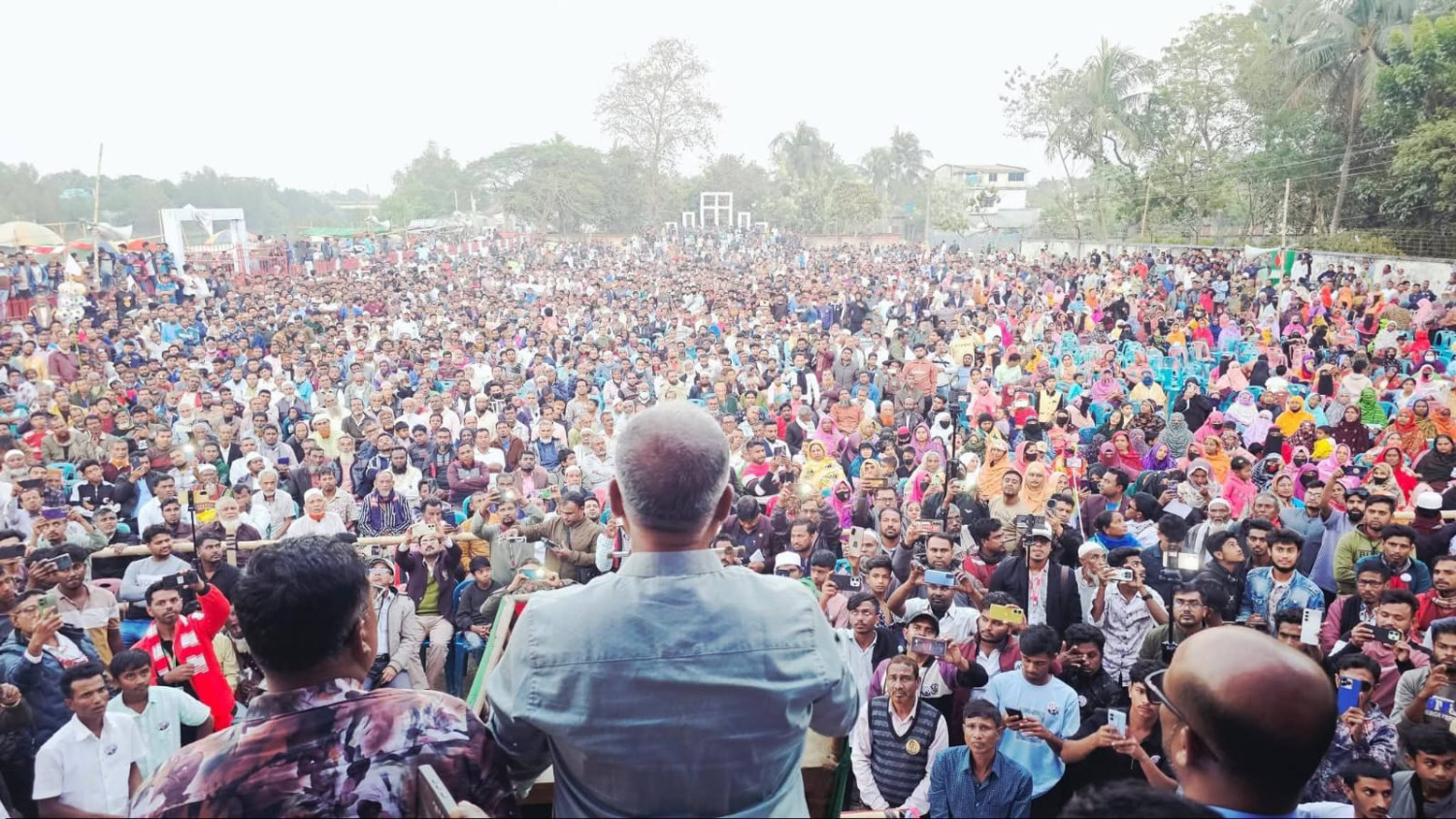 কালিগঞ্জে স্বতন্ত্র প্রার্থী ডা,শহিদুল আলমের নির্বাচনী জনসভায় জনতার ঢল