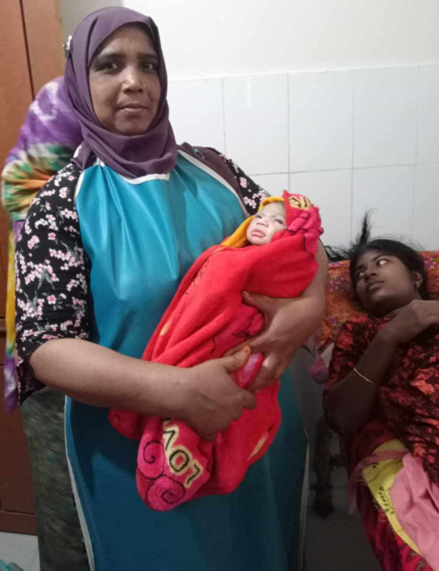 গোমস্তাপুরে ঈদের ছুটিতেও থেমে ছিল না  পরিবার পরিকল্পনা বিভাগের সেবা কার্যক্রম