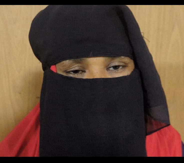 নড়াইলের পল্লীতে বিধবা নারীকে ধর্ষণ,থানায় মামলা ধর্ষক জহির পলাতক।