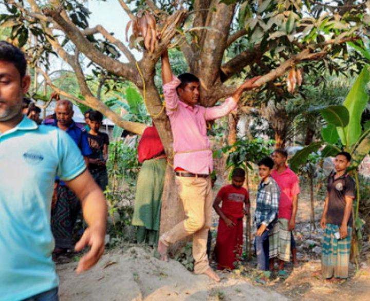দুর্গাপুর নান্দিগ্রামে প্রেমিক-প্রেমিকাকে আমগাছে বেঁধে শাস্তি-