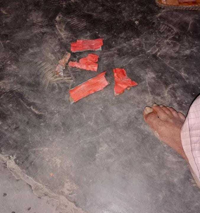 চাঁপাইনবাবগঞ্জে সাবেক বিএনপি নেতার বাড়িতে ককটেল হামলা