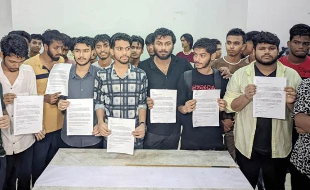 বৈষম্যবিরোধী ছাত্র আন্দোলনের ১৬ জনের পদত্যাগ