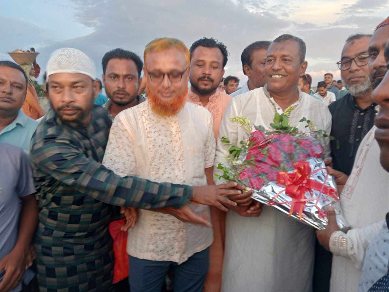 সুনামগঞ্জের গৌরারং ও বিশ^ম্ভরপুরের ফতেপুর দুটি ইুইনয়নে দিনব্যাপী লিফলেট বিতরণ করেন এড. নুরুল ইসরাম নুরুল