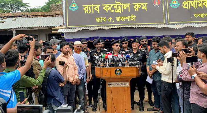 রাজশাহী'তে পশুর-হাটে নিরাপত্তায় র‌্যাব,দিবে চিকিৎসা-সেবাও