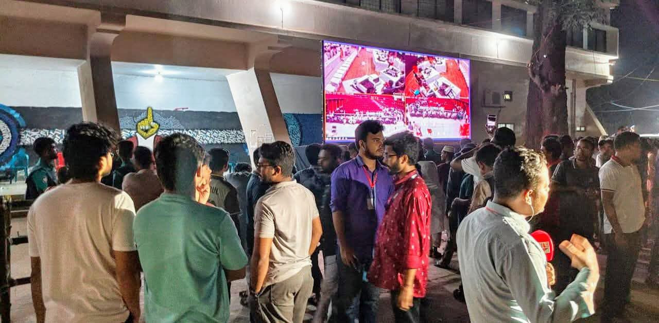 কোনো অপ্রীতিকর ঘটনা ছাড়াই রাকসু ভোটগ্রহণ শেষ, ফলাফলের-অপেক্ষাই