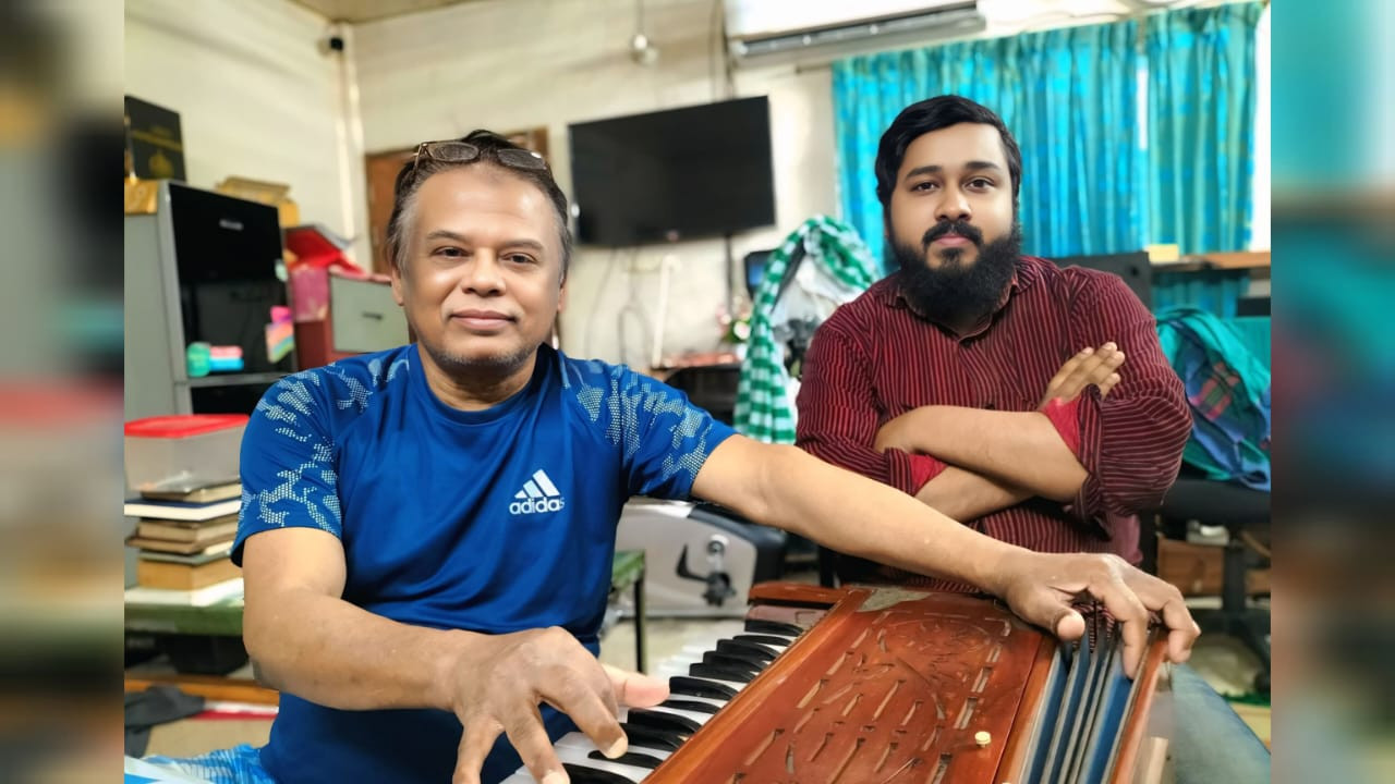 মুন্সিগঞ্জে জনপ্রিয় শীর্ষে ৮০-৯০ দশকের তুখোর কণ্ঠশিল্পী জহির আহমেদ।