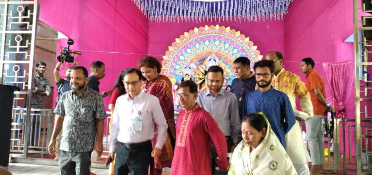 ময়মনসিংহে পূজা মন্ডপ পরিদর্শন, সুন্দর পরিবেশ তৈরিতে সরকার বদ্ধপরিকর -জনপ্রশাসন সচিব মোখলেস উর রহমান