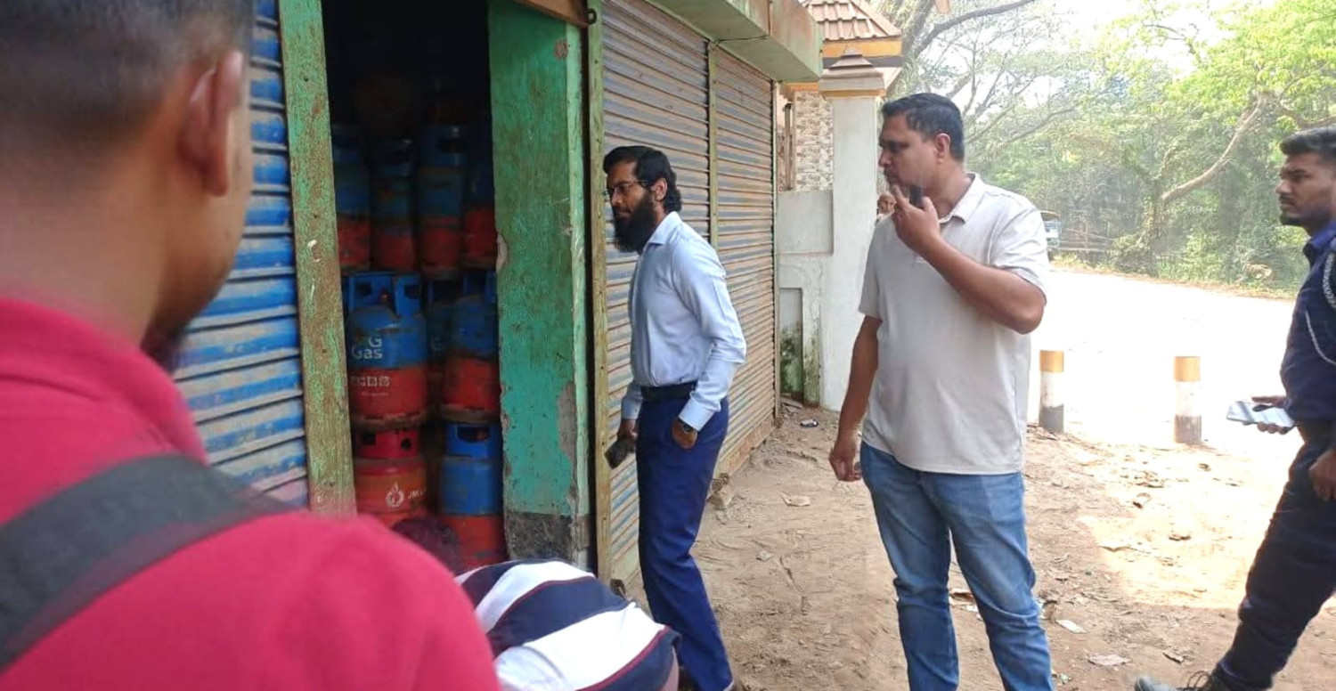 জগন্নাথপুরে ভ্রাম্যমাণ আদালতের মাধ্যমে গ্যাস সিলিন্ডার এর দোকানে ৫০ হাজার টাকা জরিমানা