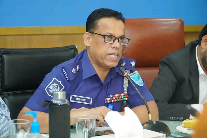 মুন্সিগঞ্জ পুলিশ সুপারের সঙ্গে মুন্সিগঞ্জের বার্তার ঈদ পূর্ববর্তী শুভেচ্ছাবিনিময়