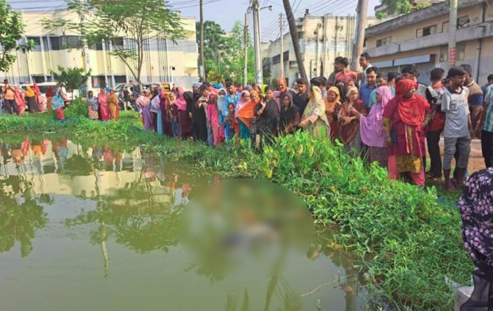 কু‌ষ্টিয়া জেনা‌রেল হাসপাতালের পুকুরে ভাস‌ছিল নারীর লাশ