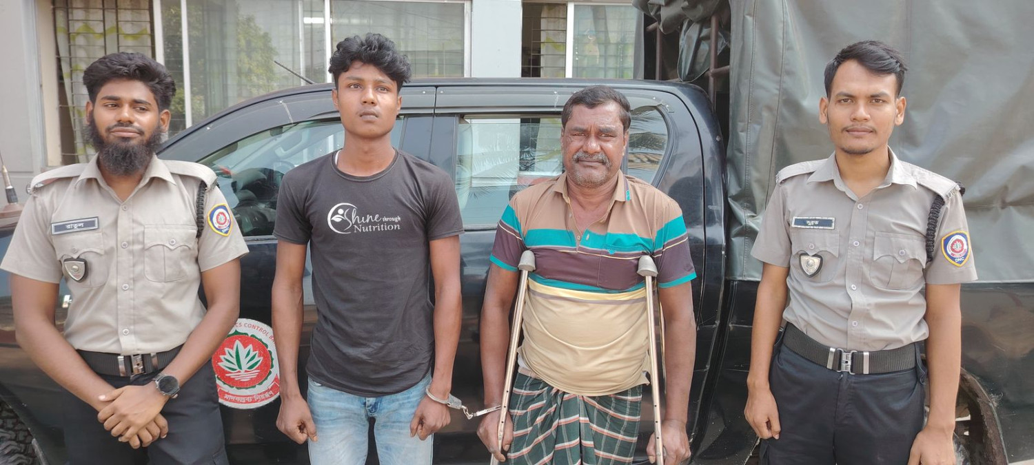 কুষ্টিয়া মাদকদ্রব্য নিয়ন্ত্রণ অধিদপ্তর পৃথক পৃথক অভিযান চালিয়ে ইয়াবা ট্যাবলেট গাজা সহ আটক -৪