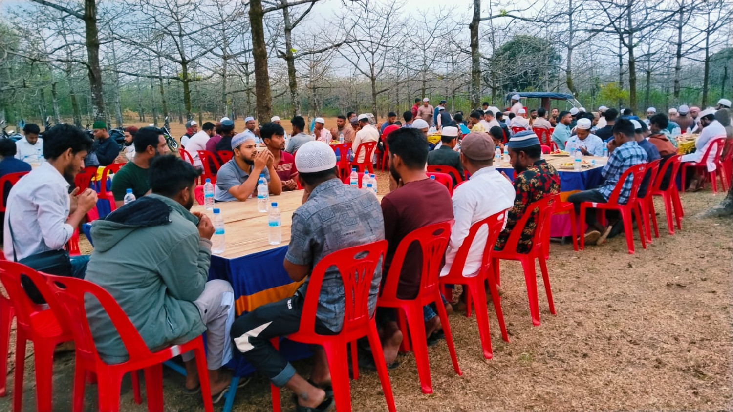 শিমুল বাগানে সাংবাদিকদের সম্মানে সম্ভাব্য ভাইস চেয়ারম্যান প্রার্থী  নুরুদ্দীনের ইফতার - দোয়া মাহফিল