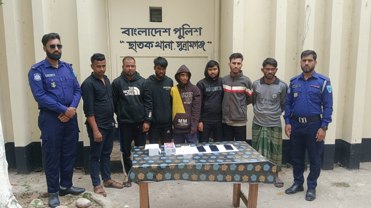 ছাতক থানা পুলিশের অভিযানে চুরি মামলার ৭ আসামি গ্রেফতার,