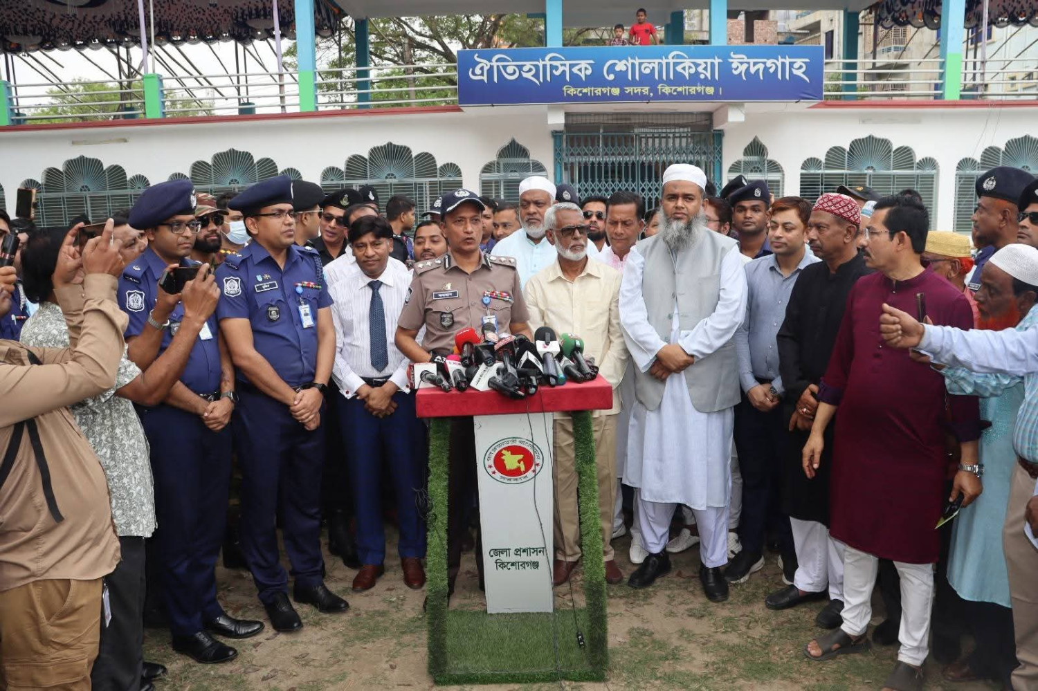 ঐতিহাসিক শোলাকিয়ায় ১৯৯ তম ঈদ জামাতের প্রস্তুতি সম্পন্ন।