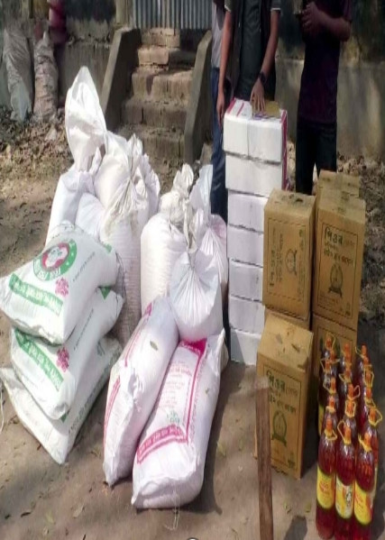 অবৈধভাবে মজুত টিসিবি পণ্য উদ্ধারসহ টিসিবির ডিলার রুবেল ইসলাম গ্রেফতার