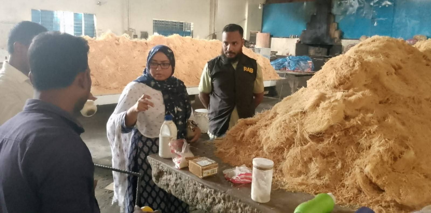 ভ্রাম্যমান আদালত: দুই প্রতিষ্ঠানকে ৯০ হাজার টাকা জরিমানা