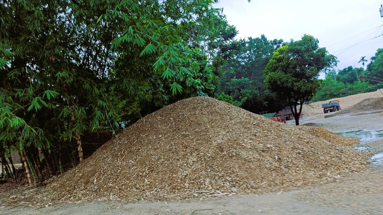 ঢাকায় গোপন নিলাম জাদুকাটার ১১০ কোটি টাকার বালি পাথর সরানোর আয়োজন