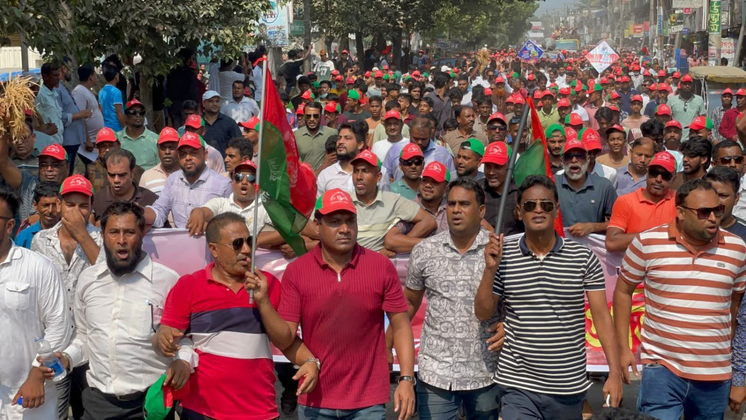 মুন্সিগঞ্জ শহরে যুবদলের ৪৭ তম প্রতিষ্ঠা বার্ষিকীতে বর্ণাঢ্য শোভাযাত্রা।