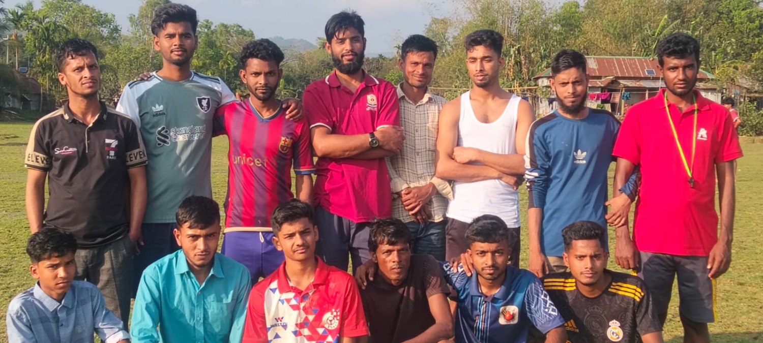 মধ্যনগরে ছাত্রনেতা মোঃ যোবায়ের শামীমের নেতৃত্বে তরুণদের অংশগ্রহণে ফুটবল টুর্নামেন্ট অনুষ্ঠিত হয়েছে।