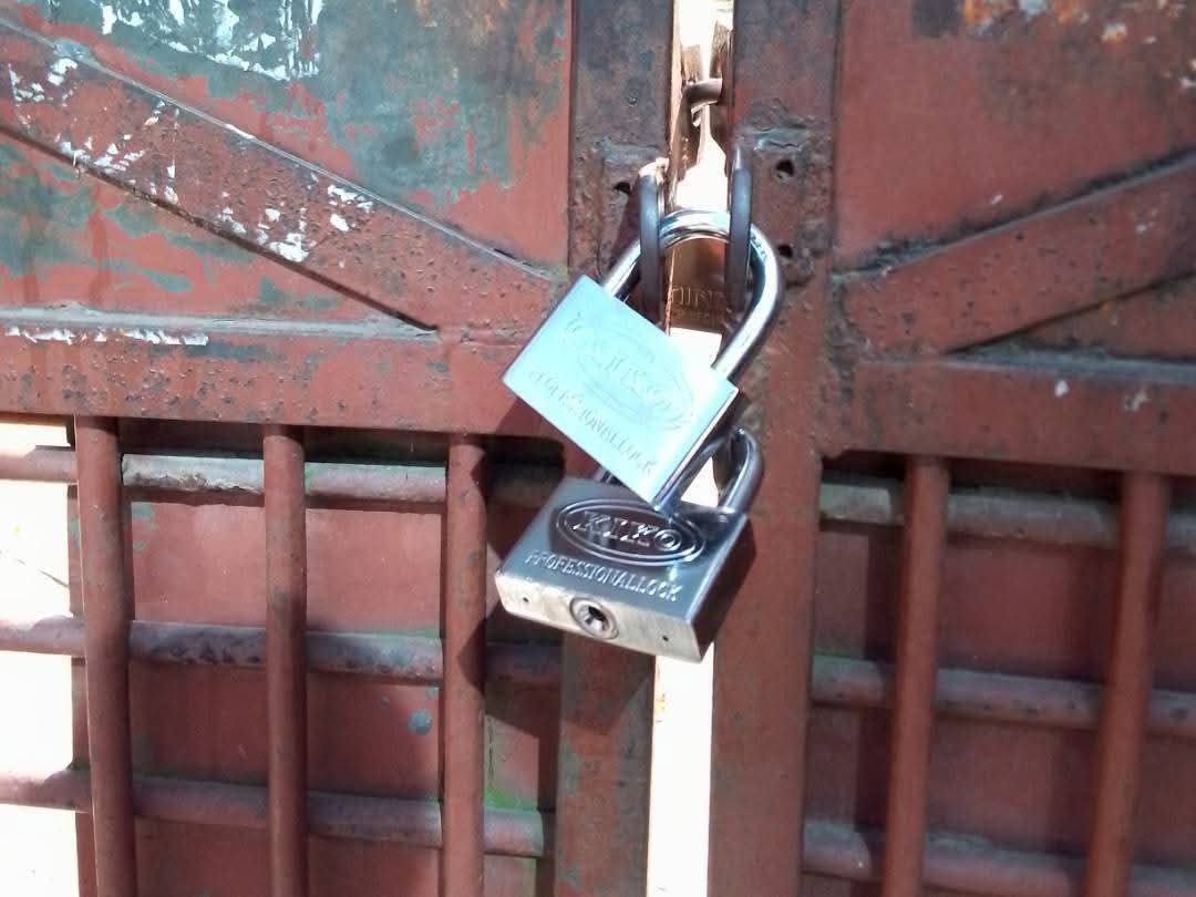 কুষ্টিয়ায় নিয়োগ পরীক্ষায় দুর্নীতির অভিযোগে সিভিল সার্জন অফিসে তালা