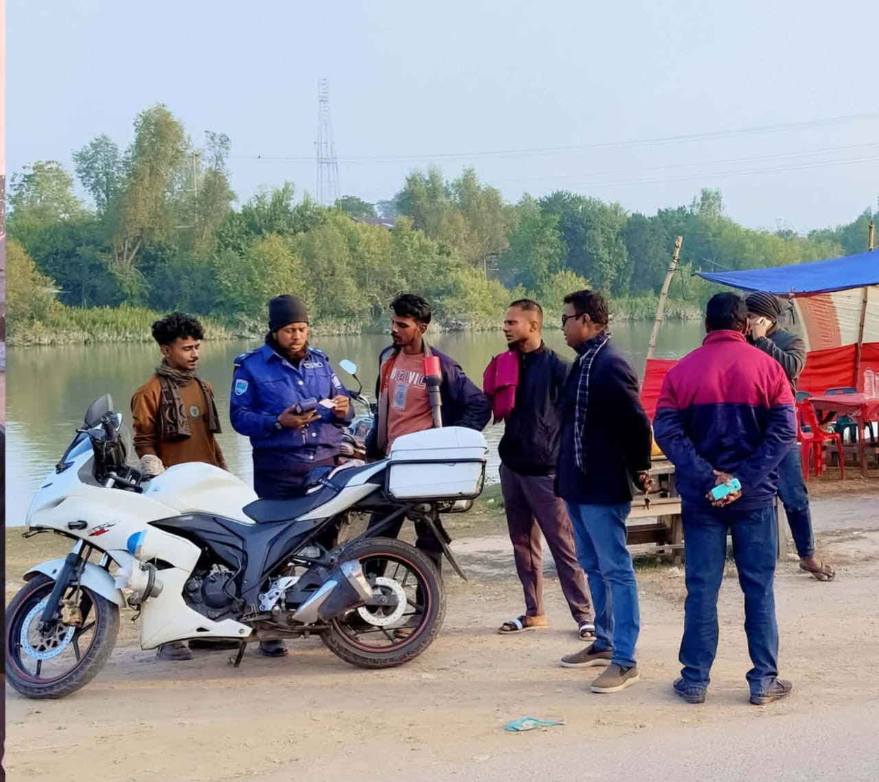 কালিগঞ্জে মোবাইল কোর্টে ট্রাফিক সার্জেন্টের ‘মুখ চেনা খাদিমদারি’ নিয়ে জনমনে প্রশ প্রশ্ন