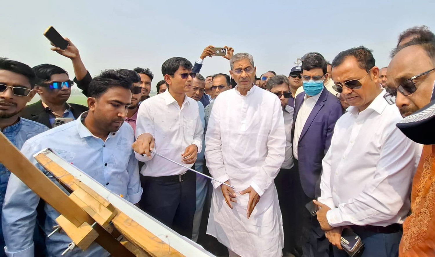 ধর্মপাশায় হাওরের ফসল রক্ষা বাঁধ পরিদর্শনে পানি সম্পদ মন্ত্রী - শহিদ উদ্দিন চৌধুরী এ্যানি