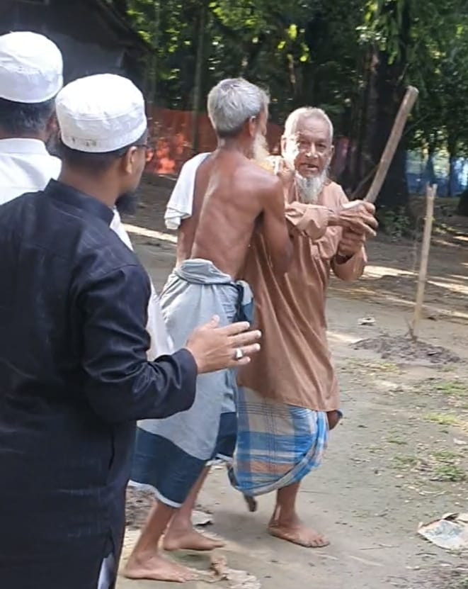 আটপাড়ায় প্রতিবেশীর চাঁদা দাবি ও সরকারি বাণিজ্যিক ফল বাগান ধ্বংস  পাঁচ চাঁদাবাজ গ্রেফতার