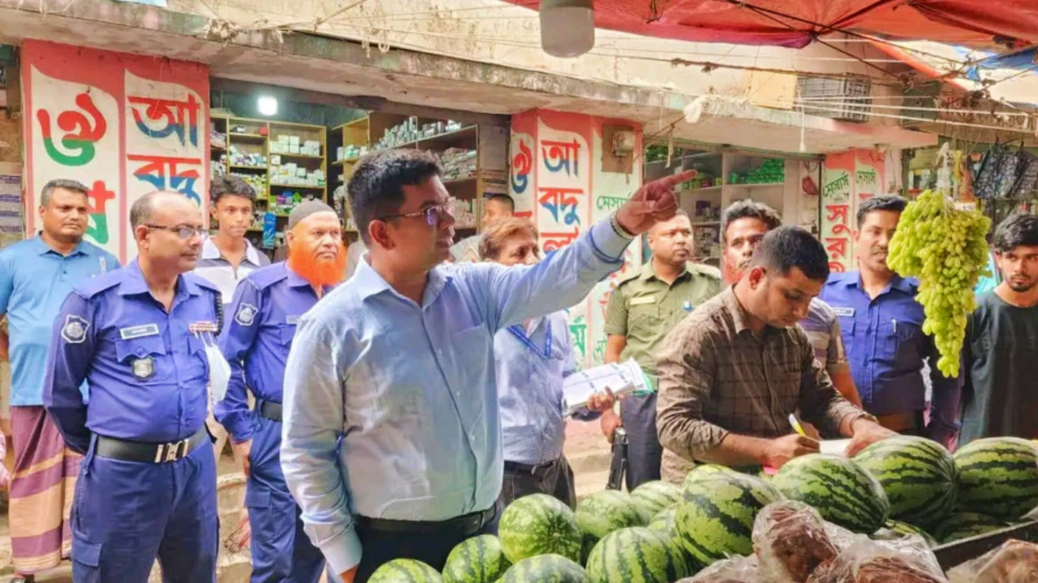 মনোহরদী বাজারে মোবাইল কোর্ট: ৮ মামলায় ৫ হাজার ৫০০ টাকা জরিমানা