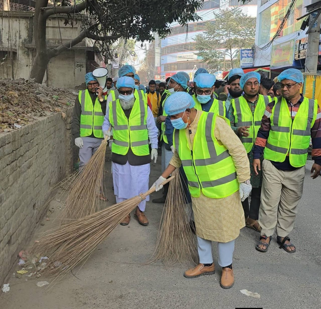 চাঁপাইনবাবগঞ্জ সদর আসনের এমপি নুরুল ইসলাম বুলবুল এর গ্রীন ক্লিন কর্মসূচি