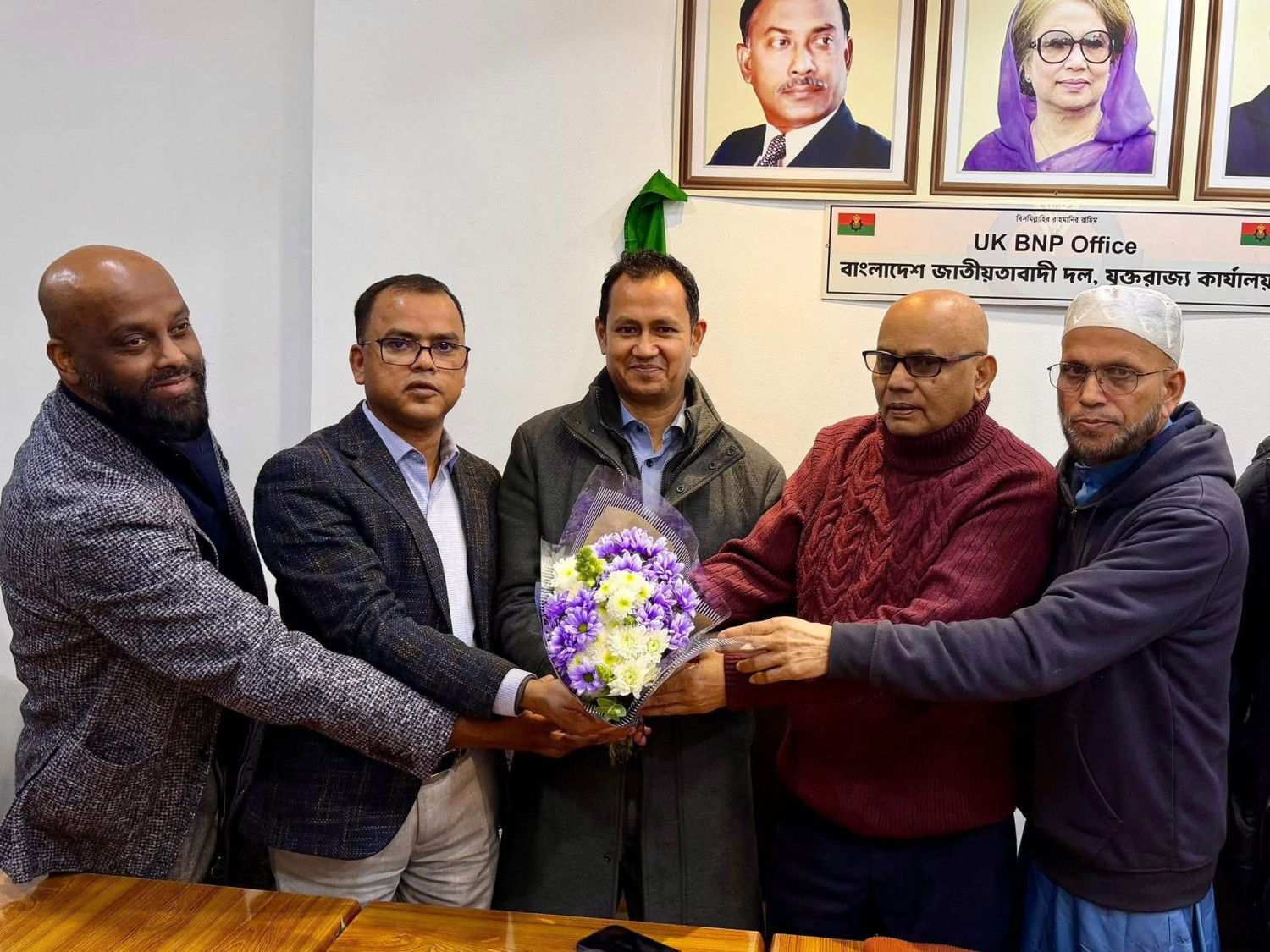 যুক্তরাজ্য বিএনপির উদ্যোগে এমপি কামরুজ্জামান কামরুলকে সংবর্ধনা