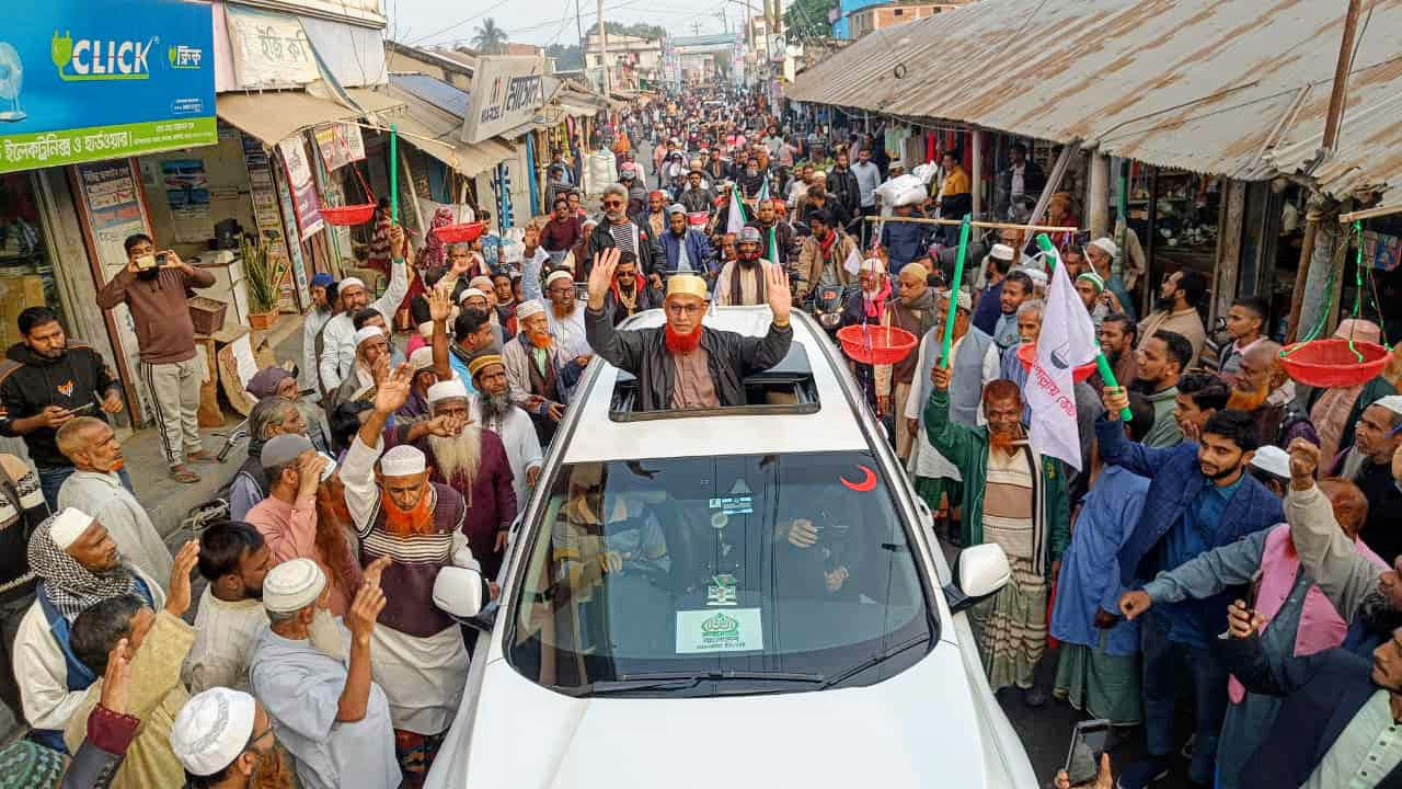 বাগমারা'য় জামায়াতের এমপি প্রার্থী ডাঃ বারীর গণসংযোগ-অনুষ্ঠিত